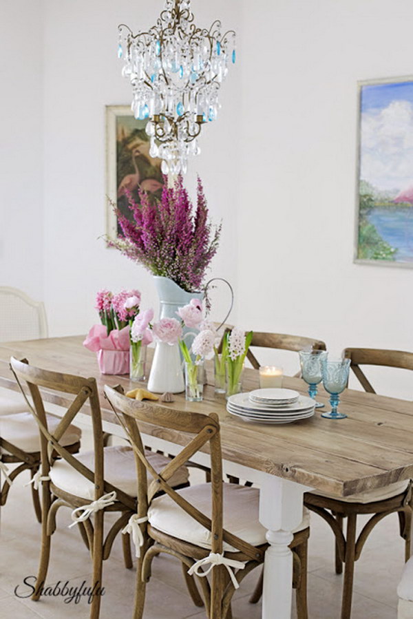 Shabby Chic Dining Room With Beautiful Chandelier. 