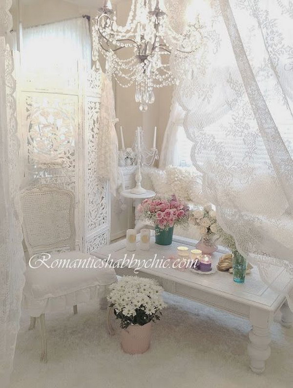Romantic Feminine Living Room Decor. 